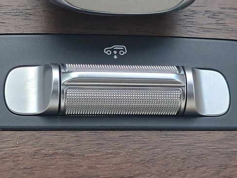 Certified 2025 Mercedes-Benz GLS 450 4MATIC image 36