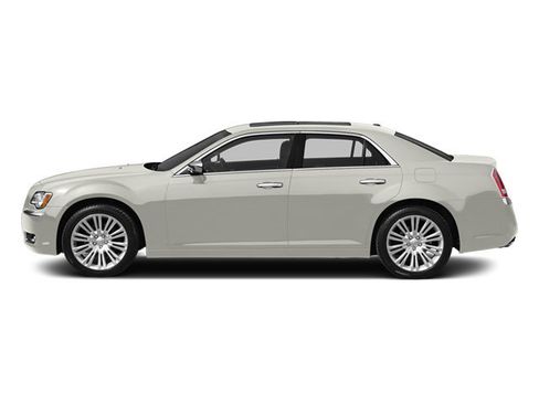 Used 2013 Chrysler 300 w/ Driver Convenience Group RWD image 3