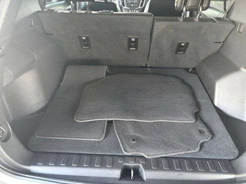 Used 2019 Chevrolet Equinox Premier image 20