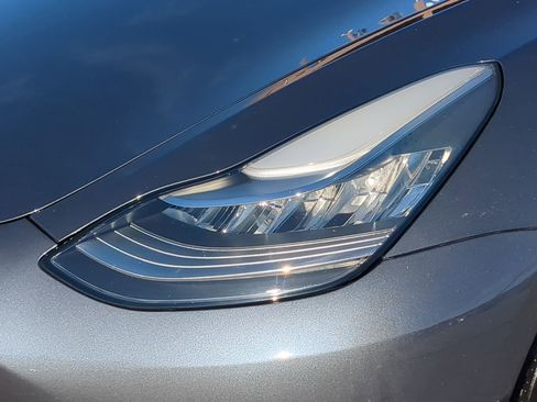 Used 2018 Tesla Model 3 Long Range image 36