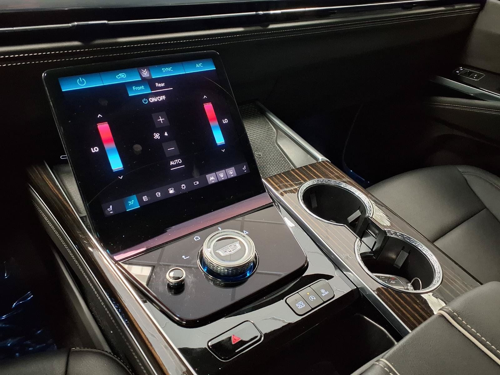Used 2025 Cadillac Escalade Luxury RWD image 24