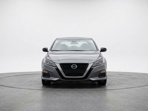 Used 2025 Nissan Altima 2.5 SV image 2