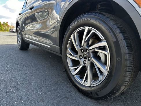 Used 2025 Lincoln Corsair AWD image 11