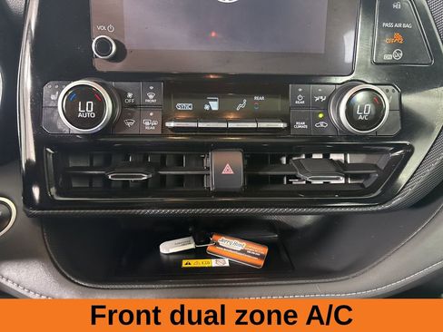 Used 2024 Toyota Highlander XSE image 18