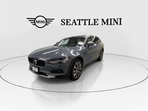 Used 2022 Volvo V90 B6 Cross Country w/ Advanced Package AWD/4WD image 4