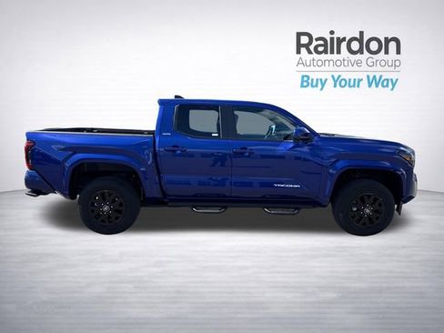 Used 2025 Toyota Tacoma SR5 AWD/4WD image 10