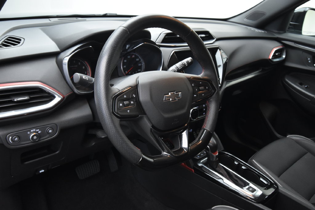 Used 2021 Chevrolet TrailBlazer RS w/ Technology Package FWD image 11