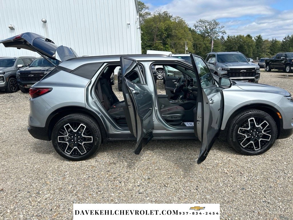 Used 2025 Chevrolet Blazer RS w/ Driver Confidence II Package AWD/4WD image 29