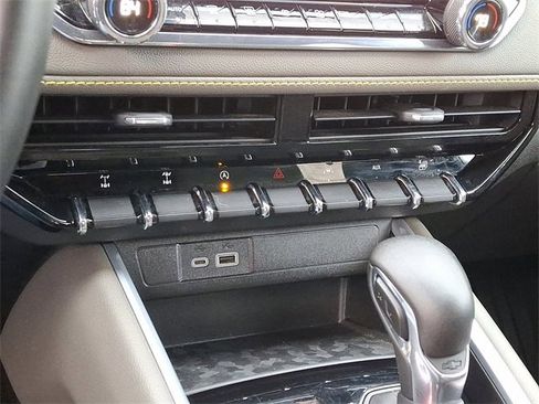 Certified 2024 Chevrolet Colorado ZR2 w/ Safety Package image 19