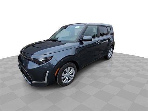 Used 2023 Kia Soul LX image 4