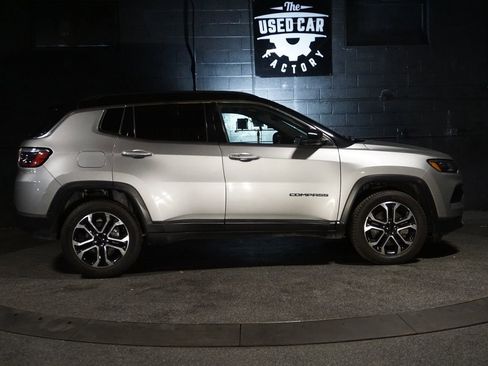 Used 2023 Jeep Compass Limited AWD/4WD image 7