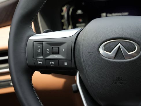 Used 2023 INFINITI QX60 Sensory w/ Vision Package AWD/4WD image 10