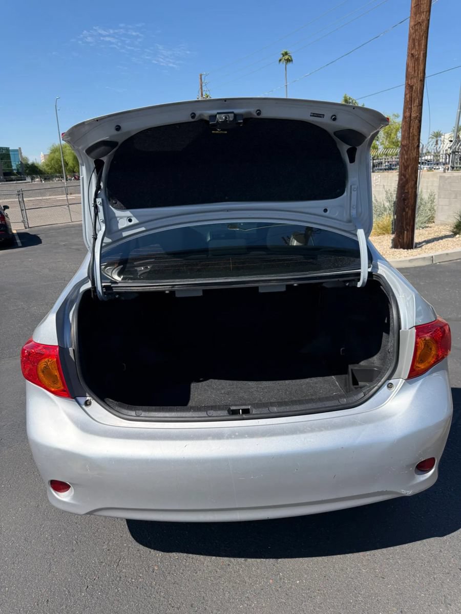 Used 2010 Toyota Corolla LE FWD image 19