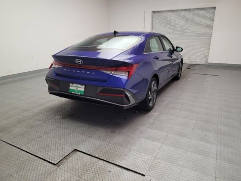 Used 2025 Hyundai Elantra SEL FWD image 7