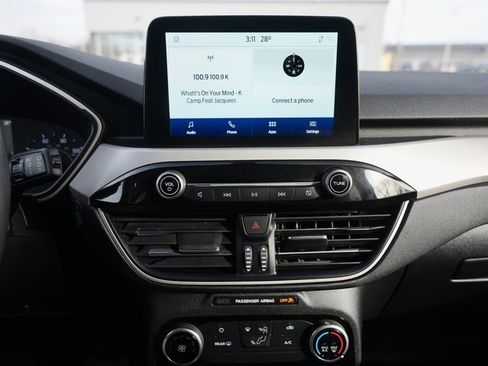 Used 2022 Ford Escape SE image 19