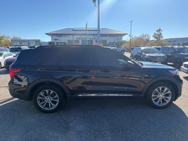 Certified 2022 Ford Explorer XLT w/ Equipment Group 202A AWD/4WD image 4