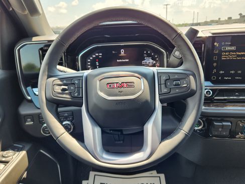 New 2025 GMC Sierra 1500 SLE w/ Preferred Package image 12