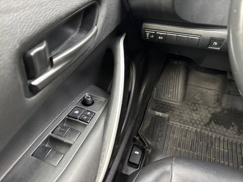 Used 2022 Toyota Corolla LE w/ Premium Interior Package FWD image 11