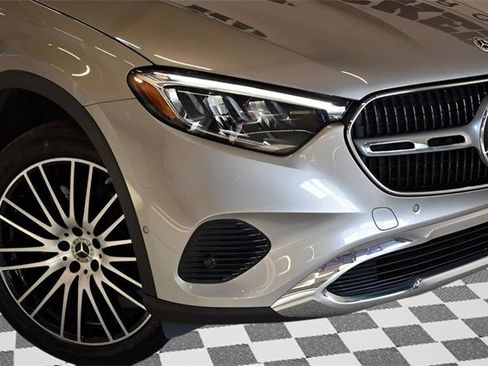 Used 2024 Mercedes-Benz GLC 300 4MATIC image 15