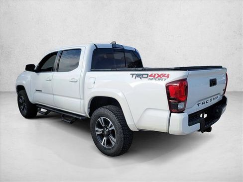 Used 2019 Toyota Tacoma TRD Sport AWD/4WD image 7