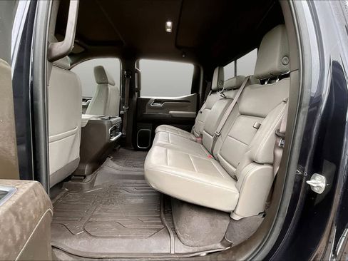 Used 2023 GMC Sierra 1500 SLT AWD/4WD image 19