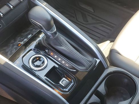 Used 2023 Chevrolet Colorado LT w/ LT Convenience Package III AWD/4WD image 22