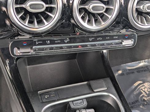 Used 2020 Mercedes-Benz CLA 250 image 31