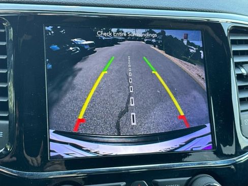 Used 2019 Jeep Grand Cherokee Altitude AWD/4WD image 10