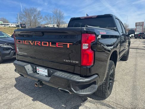 Used 2019 Chevrolet Silverado 1500 Custom Trail Boss w/ Custom Convenience Package image 3