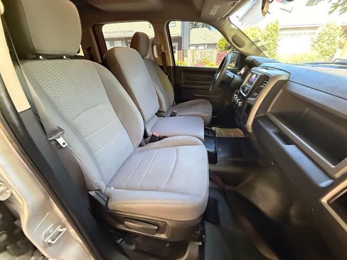 Used 2018 RAM 1500 ST AWD/4WD image 13