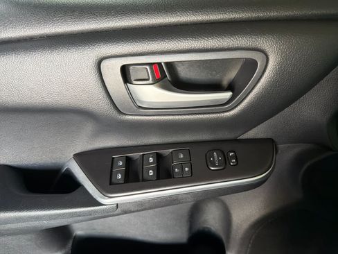 Used 2015 Toyota Camry SE FWD image 12