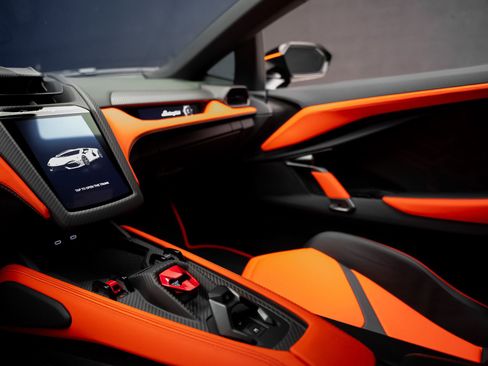 Used 2024 Lamborghini Revuelto AWD/4WD image 48