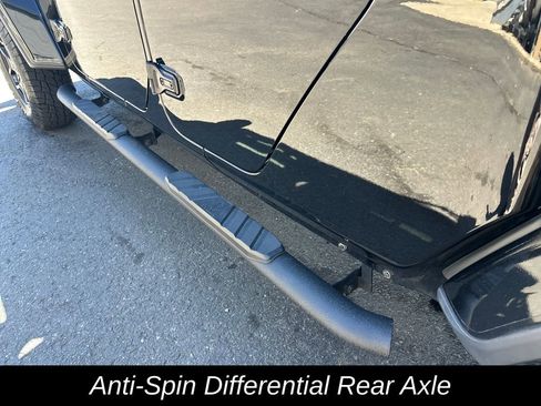 Used 2022 Jeep Gladiator Sport AWD/4WD image 31