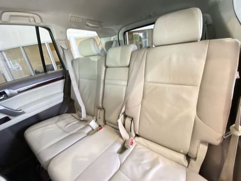 Used 2016 Lexus GX 460 w/ Premium Package AWD/4WD image 24