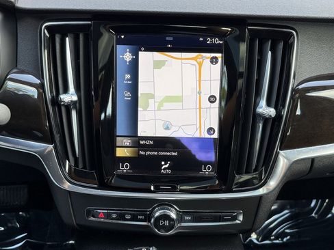 Used 2018 Volvo S90 T5 Momentum image 27