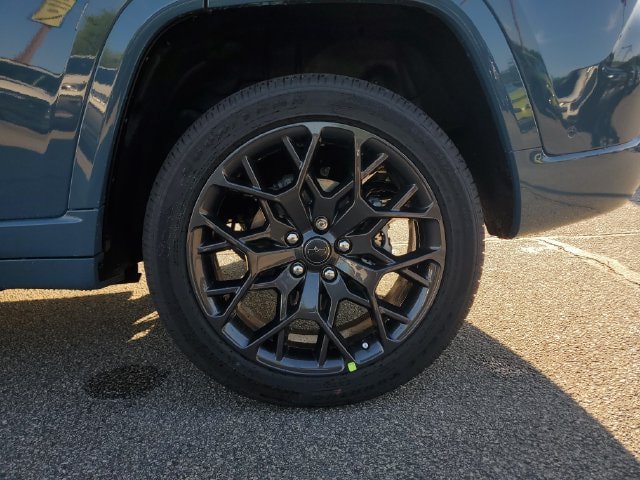 New 2027 Jeep Grand Cherokee Summit AWD/4WD image 10