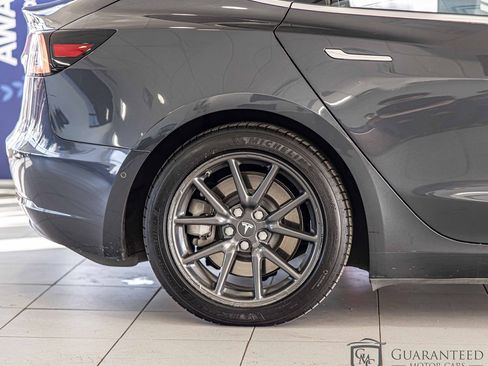 Used 2018 Tesla Model 3 Long Range image 10