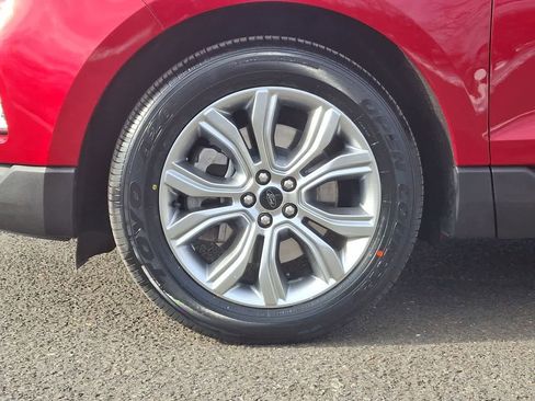 Certified 2024 Ford Edge Titanium image 29