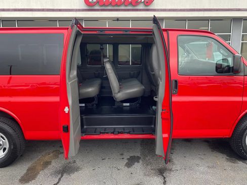 Used 2019 Chevrolet Express 3500 LS RWD image 21