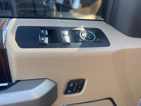 Used 2015 Ford F150 Lariat w/ Equipment Group 501A Mid image 4