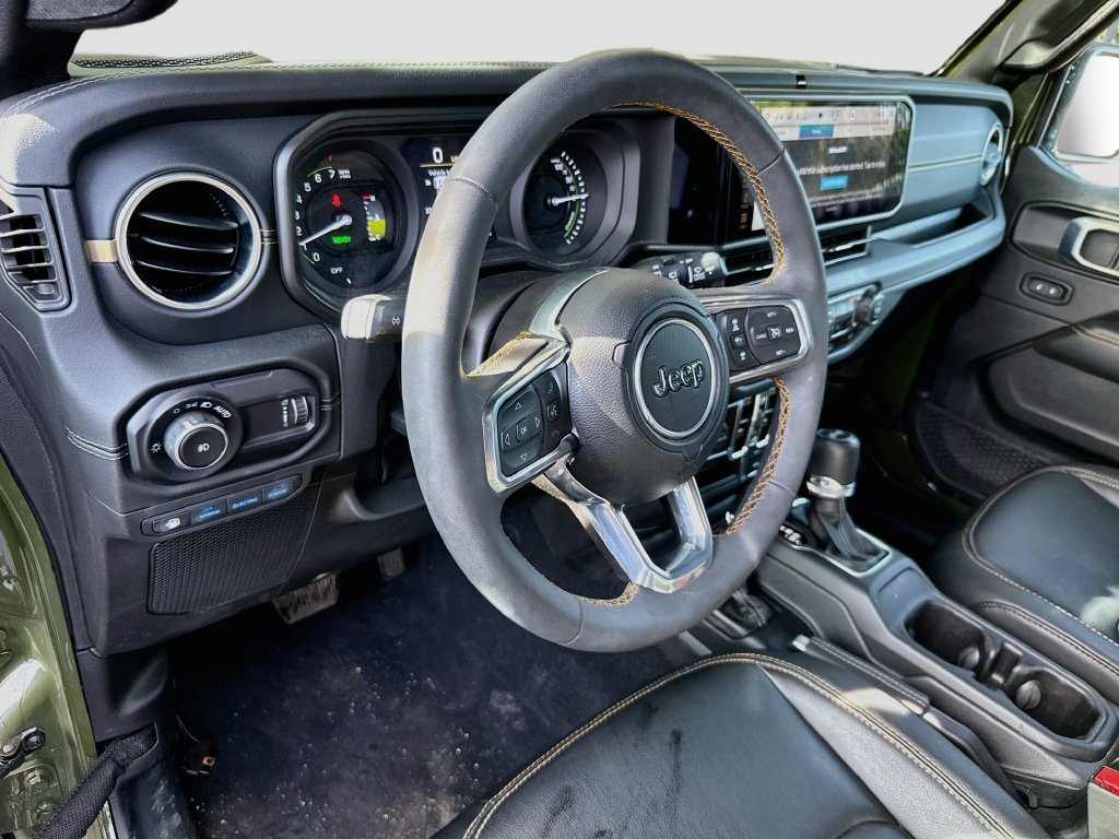 Used 2024 Jeep Wrangler Unlimited Sahara AWD/4WD image 10
