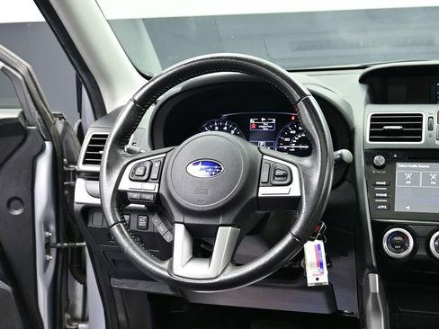 Used 2018 Subaru Forester 2.5i Limited image 4