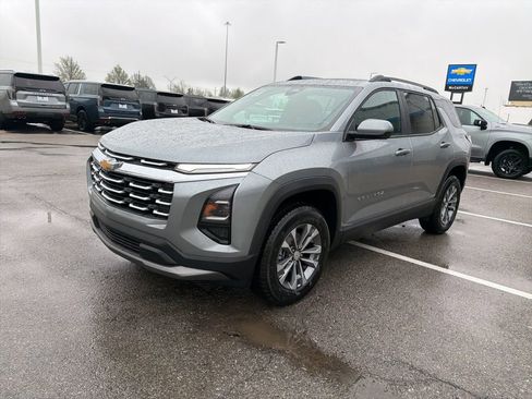 New 2026 Chevrolet Equinox LT w/ Convenience Package II AWD/4WD image 7