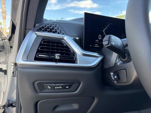 New 2026 BMW X5 sDrive40i w/ M Sport Package image 32