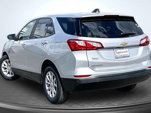 Used 2020 Chevrolet Equinox LS w/ LS Convenience Package FWD image 4