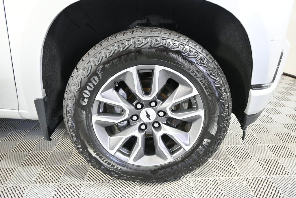 Used 2020 Chevrolet Silverado 1500 RST AWD/4WD image 12