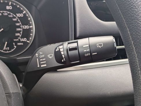 Used 2025 Mitsubishi Outlander ES FWD image 29