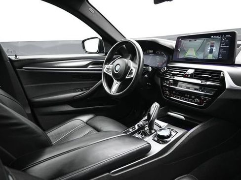 Used 2021 BMW M550i xDrive w/ Dynamic Handling Package AWD/4WD image 14