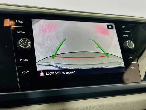 Used 2022 Volkswagen Taos SE FWD image 13