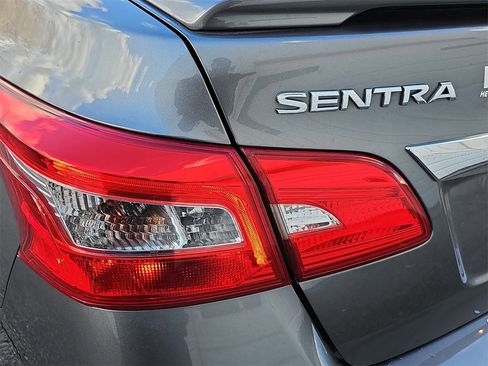 Used 2019 Nissan Sentra SR image 33